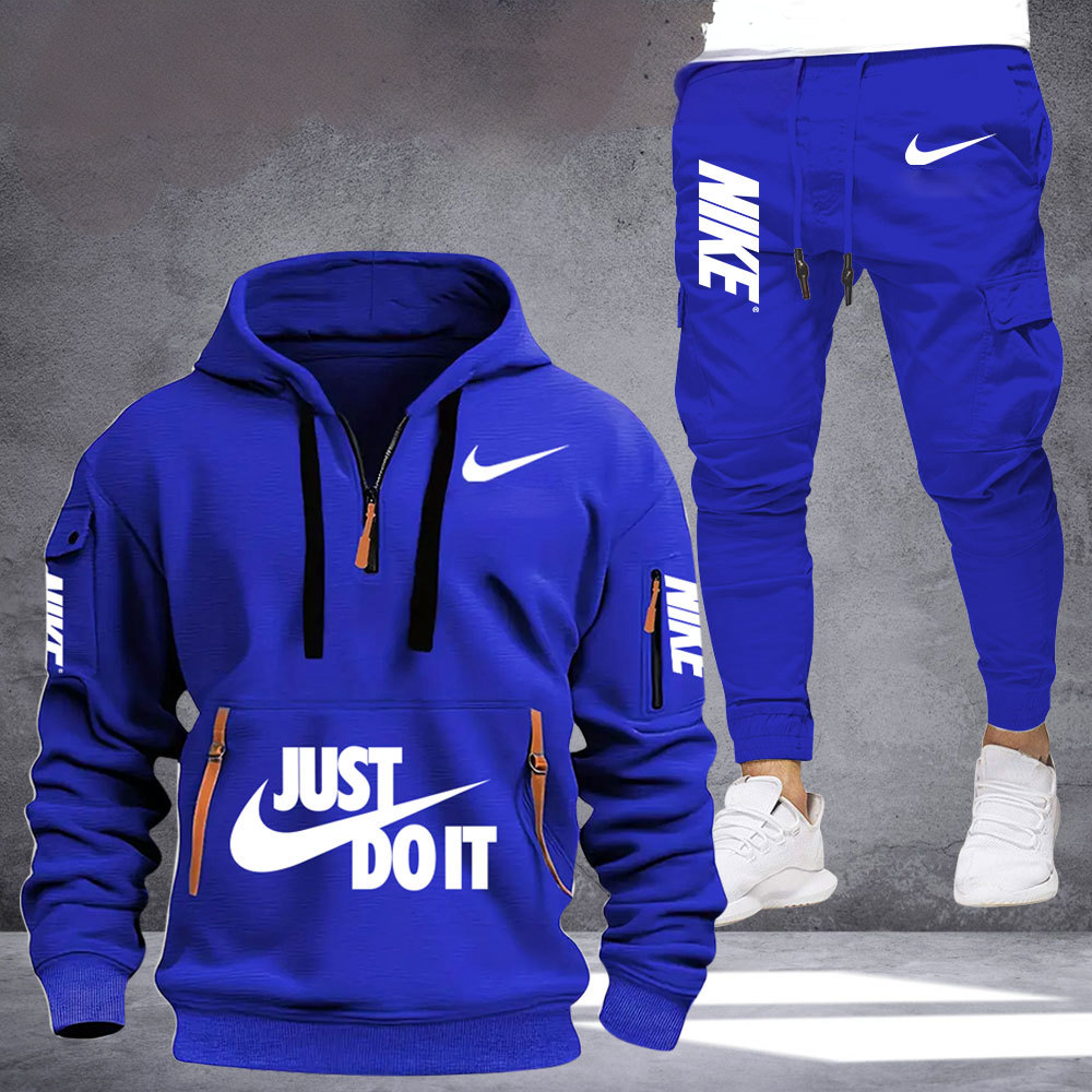 NIKE - Momentum Tracksuit
