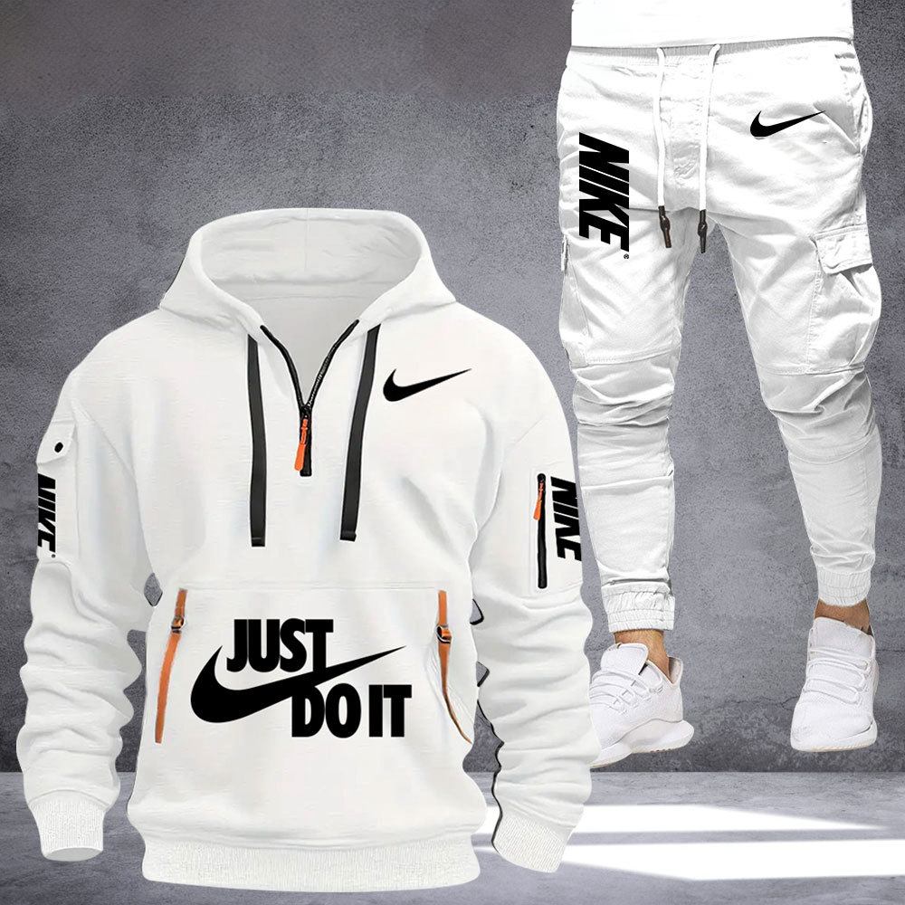 NIKE - Momentum Tracksuit